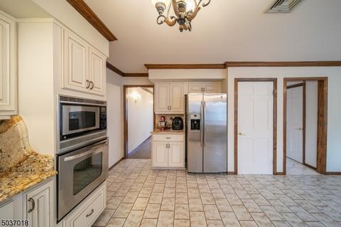 27 Longell Dr, Wayne, NJ 07470 photo 11