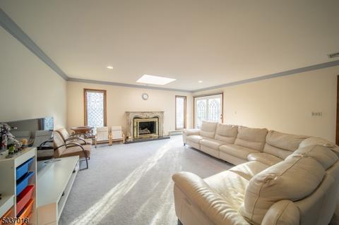 27 Longell Dr, Wayne, NJ 07470 photo 7