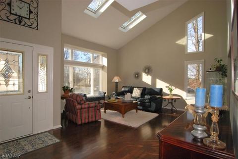 15 Heather Ct, Dover, NJ 07801 photo 2
