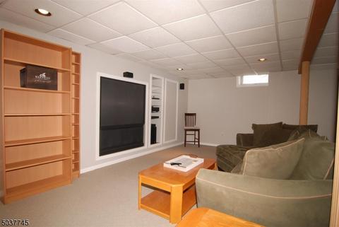 15 Heather Ct, Dover, NJ 07801 photo 19