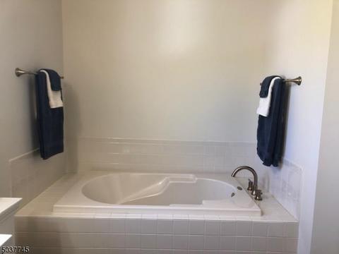15 Heather Ct, Dover, NJ 07801 photo 12