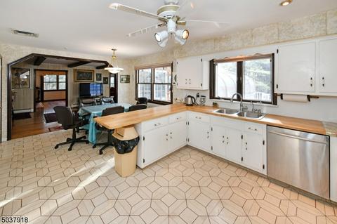 26 Ranch Rd, Upper Saddle River, NJ 07458 photo 9