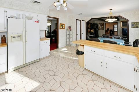 26 Ranch Rd, Upper Saddle River, NJ 07458 photo 10