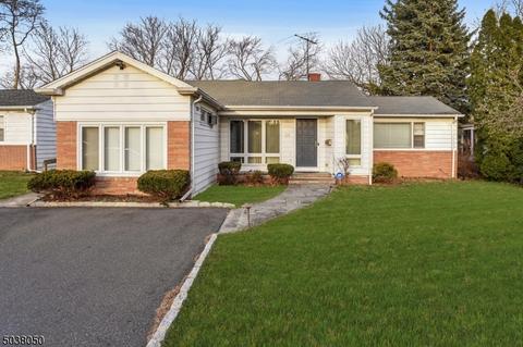68 Warwick Cir, Springfield, NJ 07081 photo 1
