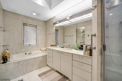68 Warwick Cir, Springfield, NJ 07081 photo 12