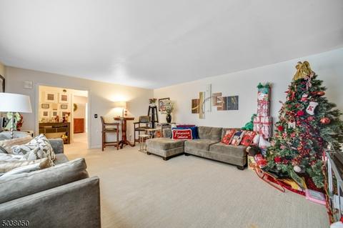 68 Warwick Cir, Springfield, NJ 07081 photo 8
