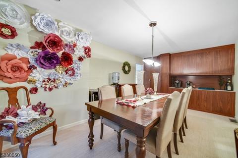 68 Warwick Cir, Springfield, NJ 07081 photo 2