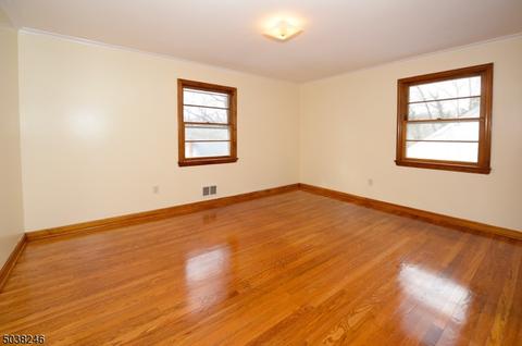 39 Laurel Dr, Wayne, NJ 07470 photo 5