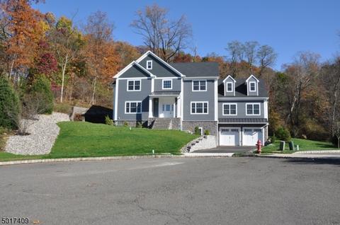 19 Berkshire Dr, Wayne, NJ 07470 photo 2