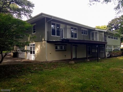620 West Dr, Paramus, NJ 07652 photo 4