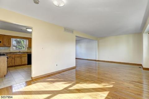 9 Devonshire Ct, Flemington, NJ 08822 photo 4