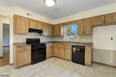 9 Devonshire Ct, Flemington, NJ 08822 photo 6