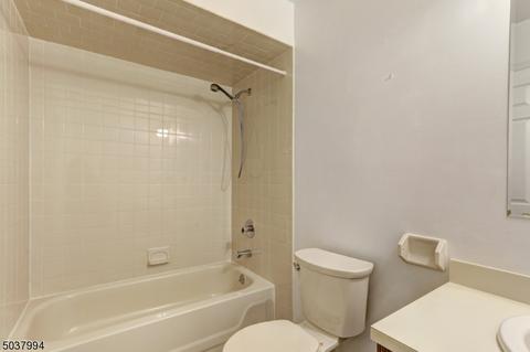 9 Devonshire Ct, Flemington, NJ 08822 photo 10