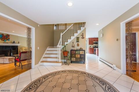 76 Windsor Dr, Montville Twp., NJ 07058 photo 3