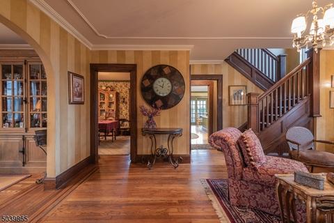 521 Otto Pl, Paramus, NJ 07652 photo 3