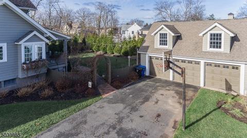 521 Otto Pl, Paramus, NJ 07652 photo 25