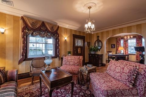 521 Otto Pl, Paramus, NJ 07652 photo 6