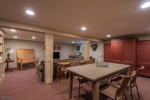521 Otto Pl, Paramus, NJ 07652 photo 21