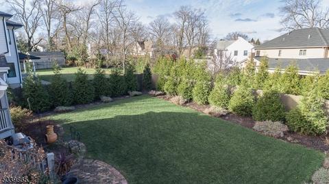 521 Otto Pl, Paramus, NJ 07652 photo 23