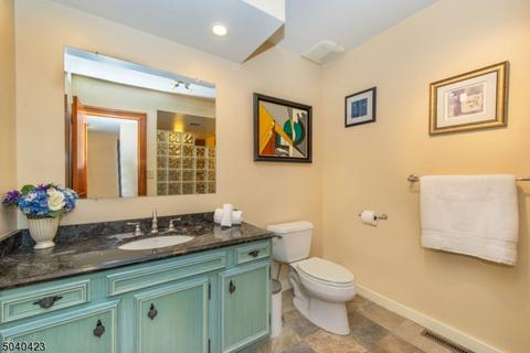 15 Chimney Ln, Wayne, NJ 07470 photo 18