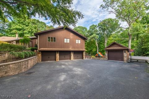 15 Chimney Ln, Wayne, NJ 07470 photo 2