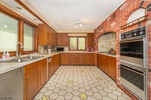 15 Chimney Ln, Wayne, NJ 07470 photo 8