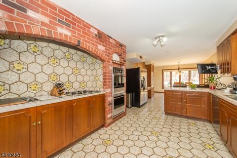 15 Chimney Ln, Wayne, NJ 07470 photo 6