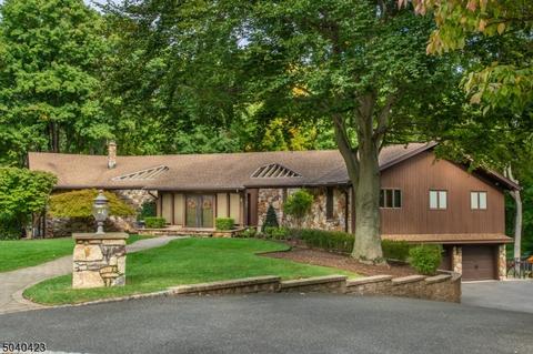 15 Chimney Ln, Wayne, NJ 07470 photo 1