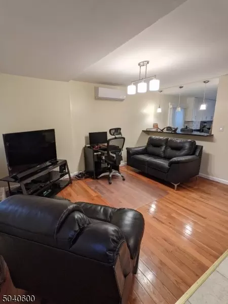 389 Washington Ave, Hackensack, NJ 07601 photo 4