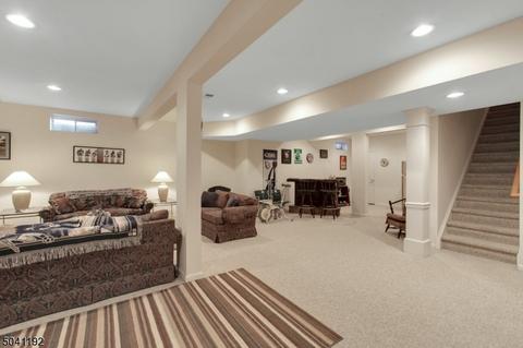 65 Balsam Ct, Paramus, NJ 07652 photo 21