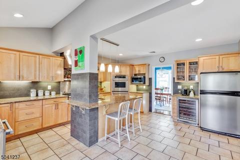 25 Riverview Dr, Montclair, NJ 07043 photo 8