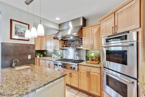 25 Riverview Dr, Montclair, NJ 07043 photo 7