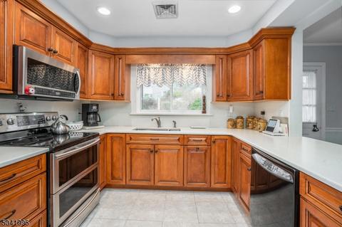 28 Fox Grape Rd, Flemington, NJ 08822 photo 4