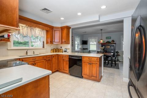 28 Fox Grape Rd, Flemington, NJ 08822 photo 3
