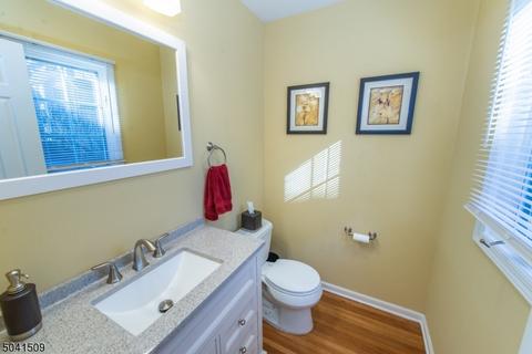 48 Tanager Ct, Wayne, NJ 07470 photo 10