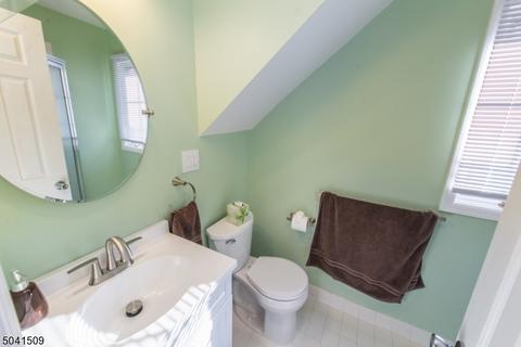48 Tanager Ct, Wayne, NJ 07470 photo 15