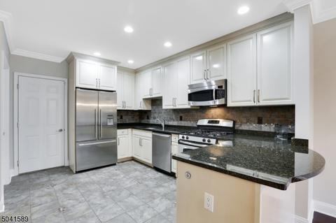 47 Eggers Ct, Summit, NJ 07901 photo 4