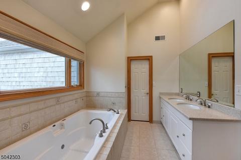 30 Knoll Rd, Wayne, NJ 07470 photo 19