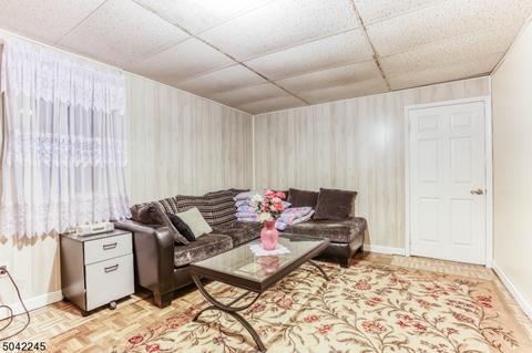 90 Oldham Rd, Wayne, NJ 07470 photo 18