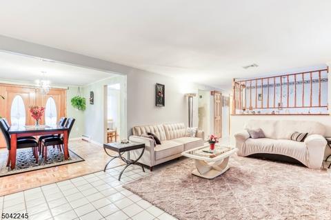 90 Oldham Rd, Wayne, NJ 07470 photo 4