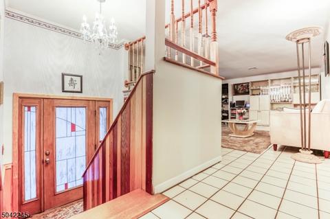 90 Oldham Rd, Wayne, NJ 07470 photo 3