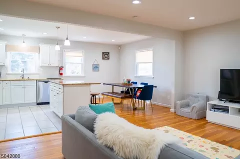 2346 Wickford Rd, Union, NJ 07083 photo 6