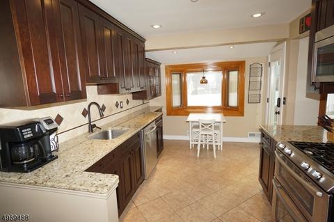 87 Emerson Rd, Clark, NJ 07066 photo 7