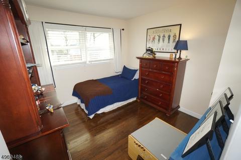 87 Emerson Rd, Clark, NJ 07066 photo 15