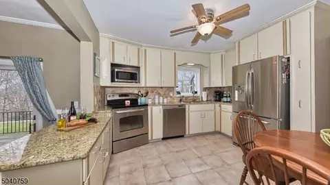 51 Rande Dr, Wayne, NJ 07470 photo 7