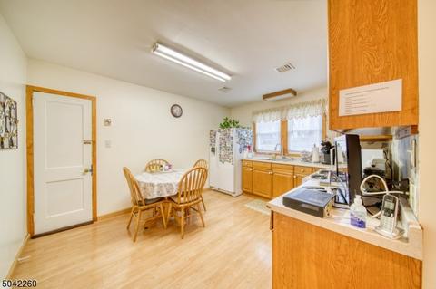118 Park Ln, Wayne, NJ 07470 photo 6