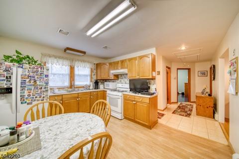 118 Park Ln, Wayne, NJ 07470 photo 5