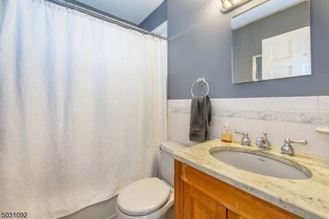 44 Swiss Ter, Wayne, NJ 07470 photo 13