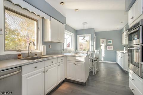 44 Swiss Ter, Wayne, NJ 07470 photo 9
