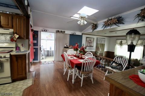 32 Wanaque Ave, Wanaque Boro, NJ 07420 photo 4